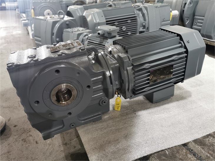 110 Kw 147 HP Gear Motor