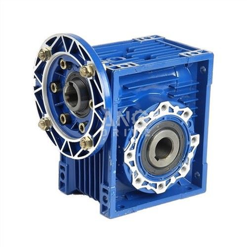 Reduktor napędu robaka